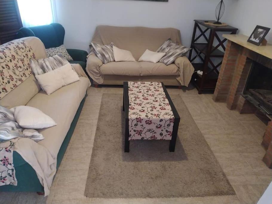 Agradable Casa Con Piscina En La Serrania. 아리아테 외부 사진